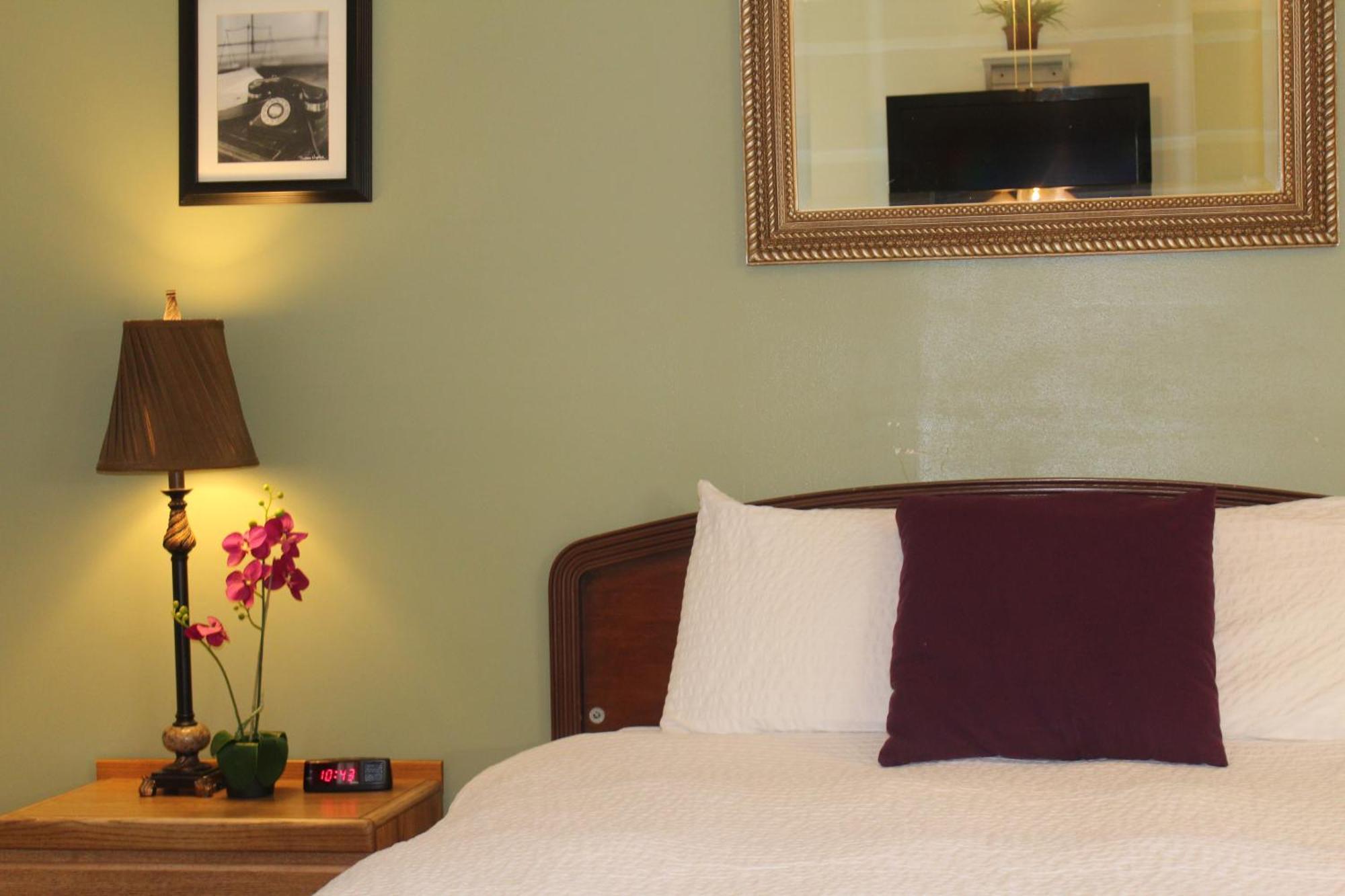 El Rancho Motel Bishop Room photo