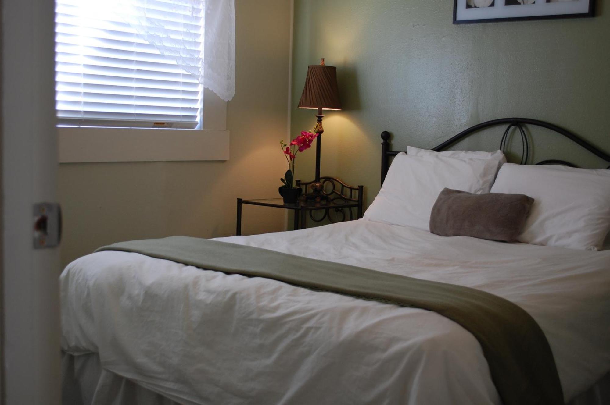 El Rancho Motel Bishop Room photo