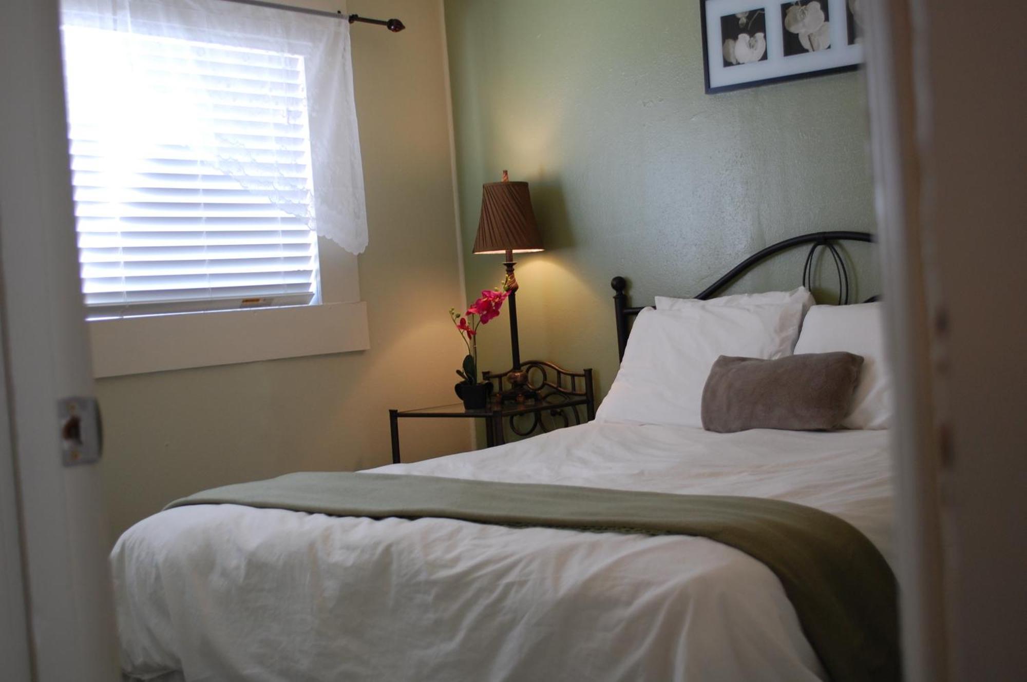 El Rancho Motel Bishop Room photo