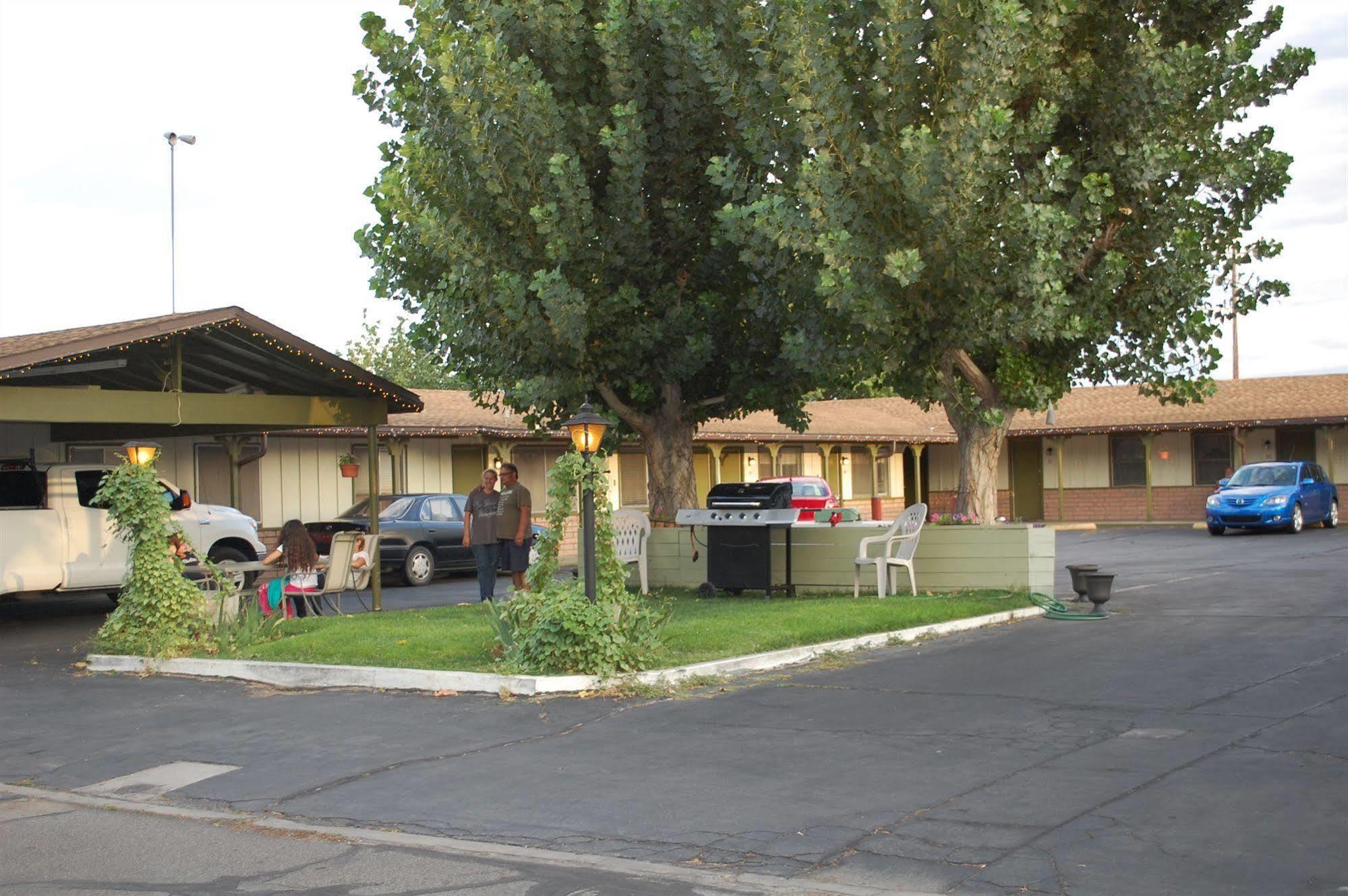 El Rancho Motel Bishop Exterior photo